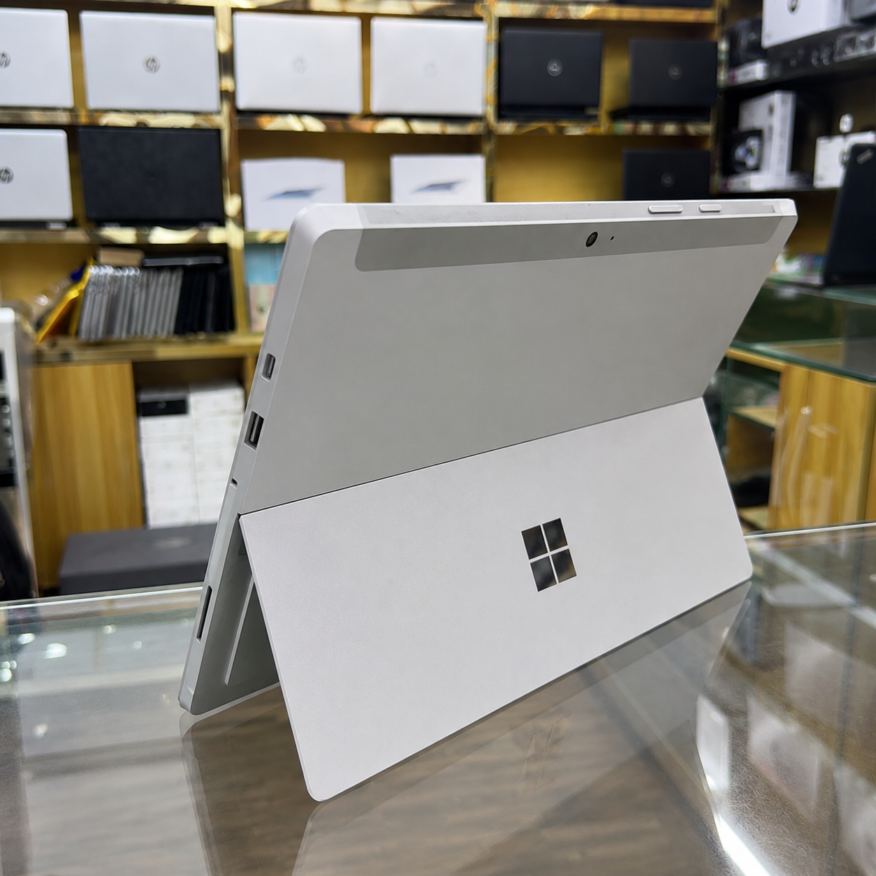 Microsoft Surface Tablet | 10" Touch Display | Windows 10 Pro | 4GB RAM | 64GB Storage