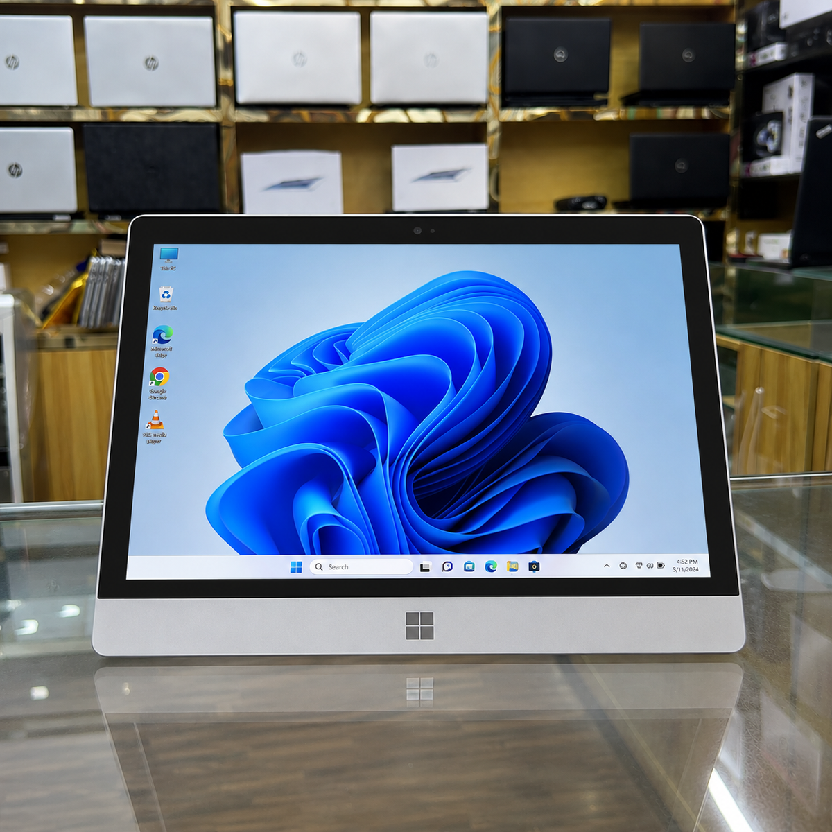Microsoft Surface Tablet | 10" Touch Display | Windows 10 Pro | 4GB RAM | 64GB Storage