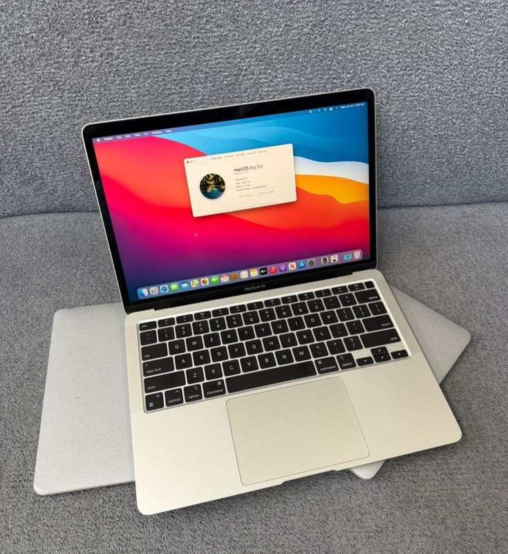 Apple MacBook Air 2017 13-inch (8GB RAM, 128GB SSD)