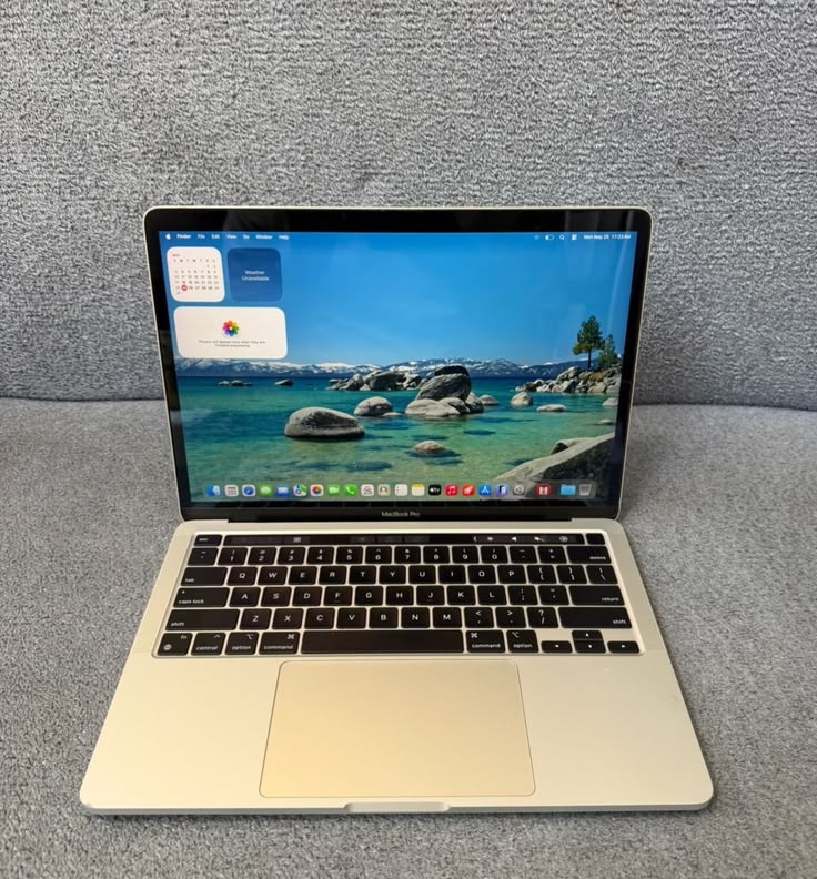 Apple MacBook Pro M1 13-inch (8GB RAM, 256GB SSD)