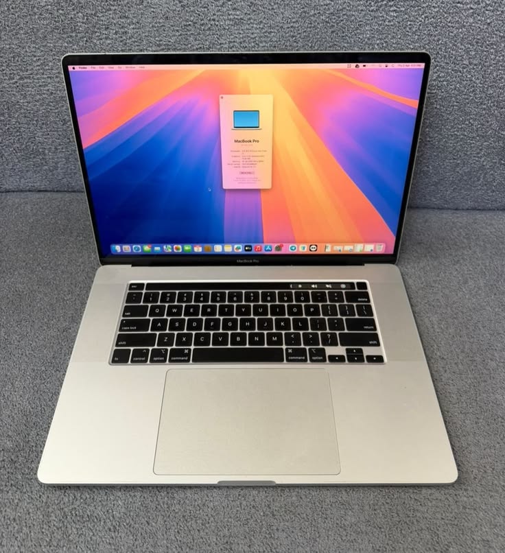 MacBook Pro Core i7 15-inch (4GB RAM, 256GB ROM)