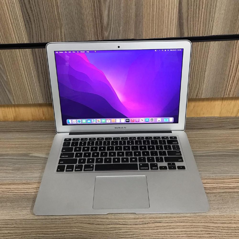 Apple MacBook Air 2017 13-inch (8GB RAM, 128GB SSD)